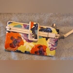 Relic Wristlet Wallet with Flower Design